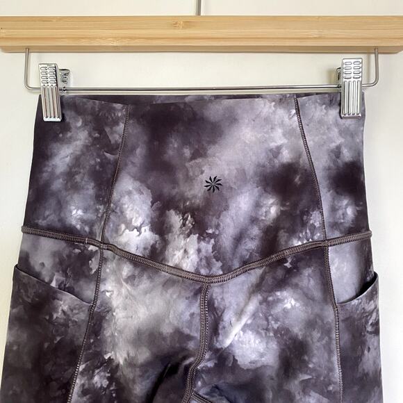 Athleta Salutation Stash Pocket II Capri Leggings in Gray Tie Dye Size XSP - Picture 7 of 11